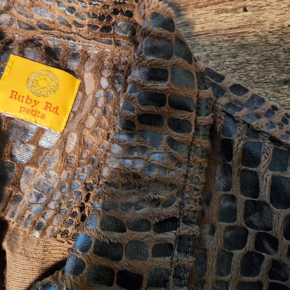 Ruby Rd. Large Petite Animal Print Jacket. - Picture 6 of 6